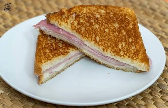 Bocadito de Jamón y Mayonesa's foto | El Lago de Olí Bar Cafetería |  BizneCubano