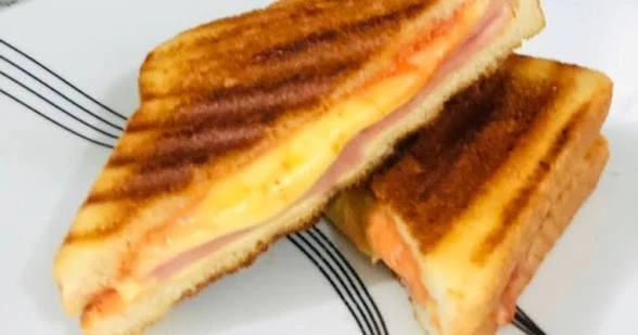 Bocadito de Q.Gouda, Jamón y Mayonesa's foto | El Lago de Olí Bar Cafetería |  BizneCubano