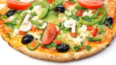 Pizza de vegetales y Q. Blanco's foto | El Lago de Olí Bar Cafetería |  BizneCubano